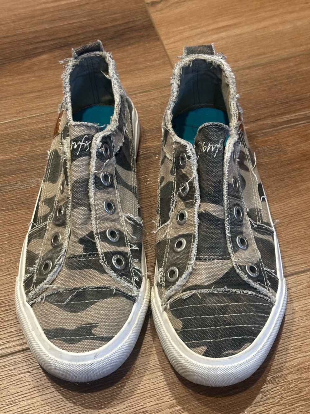 Blowfish Malibu women’s Gray Camo Slip-On Sneakers